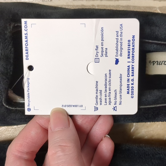 Dearfoams Memory Foam Black Slippers - Picture 10 of 10